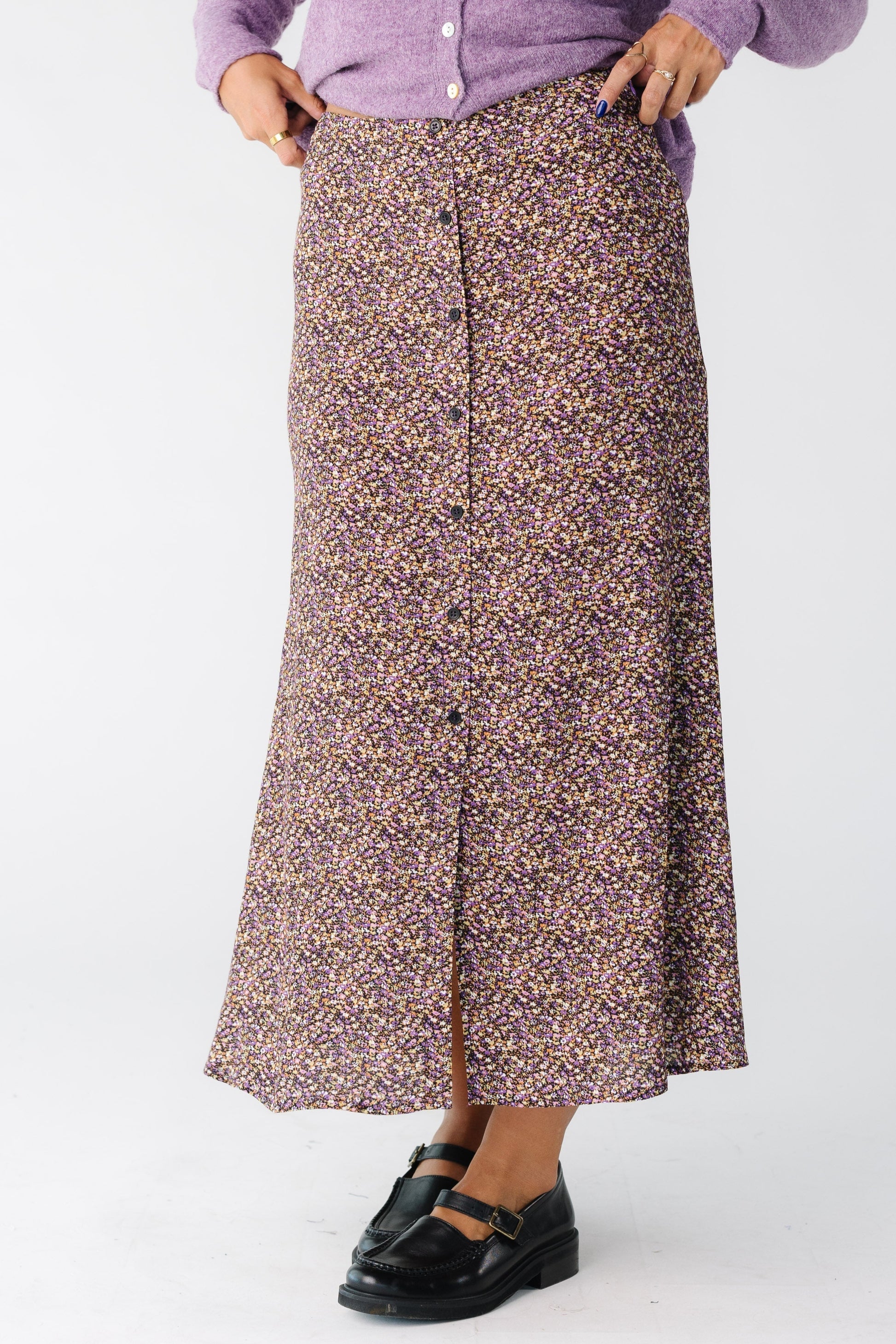 Modest women and teens floral print midi skirt in purple and black floral print