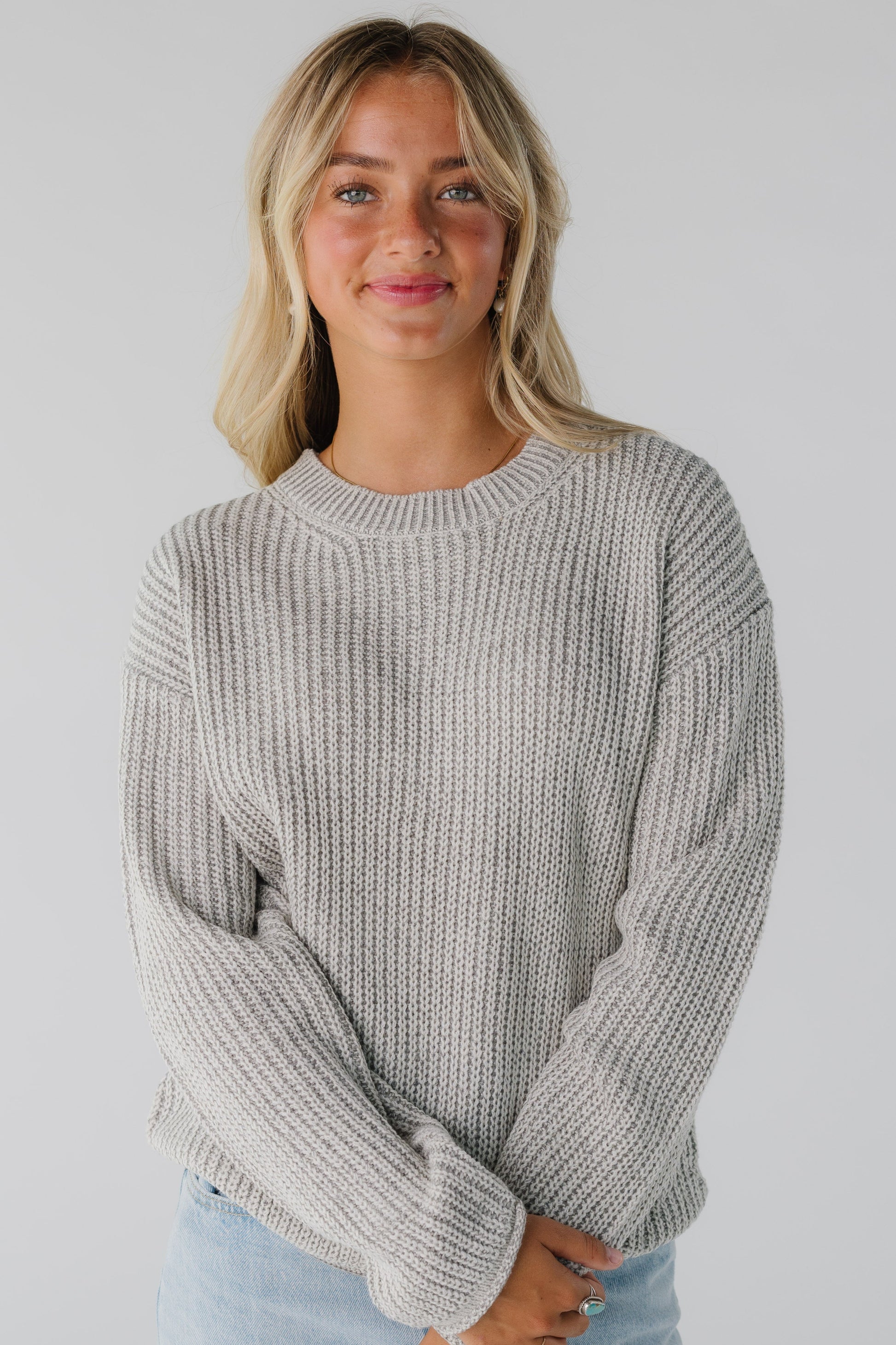 Modest ribbed pullover for women and teen with crew neckline and short sleeves