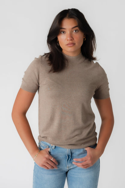 Stella modest top with short sleeves with mock turtleneck