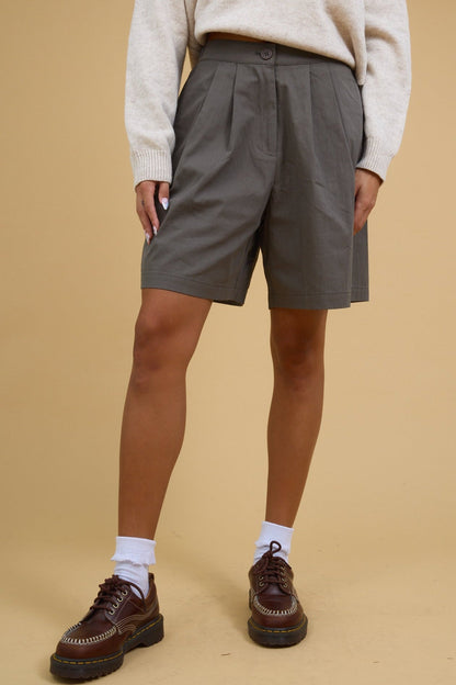 Everyday Trouser Short in olive for women and teenage girls.
