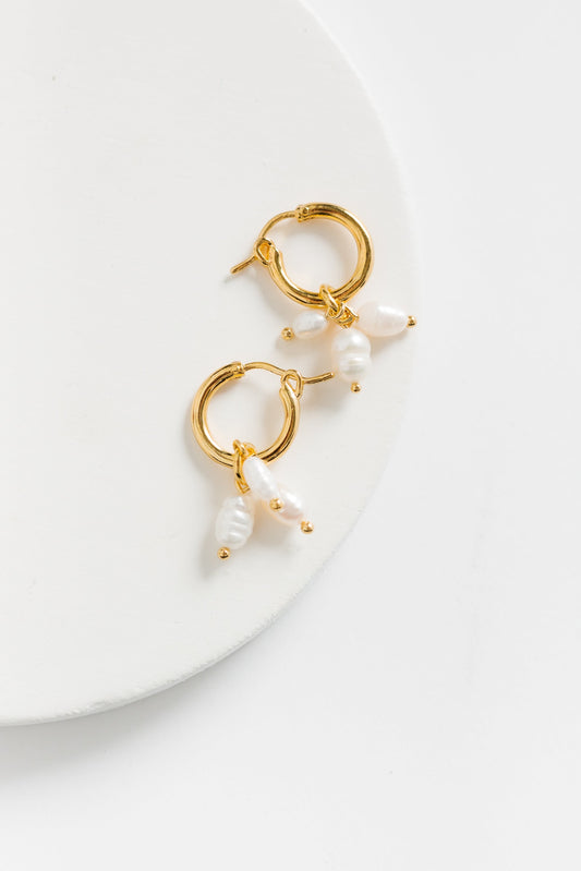 Cove Triple Pearl Earrings WOMEN'S EARINGS Cove Accessories Pearl OS 