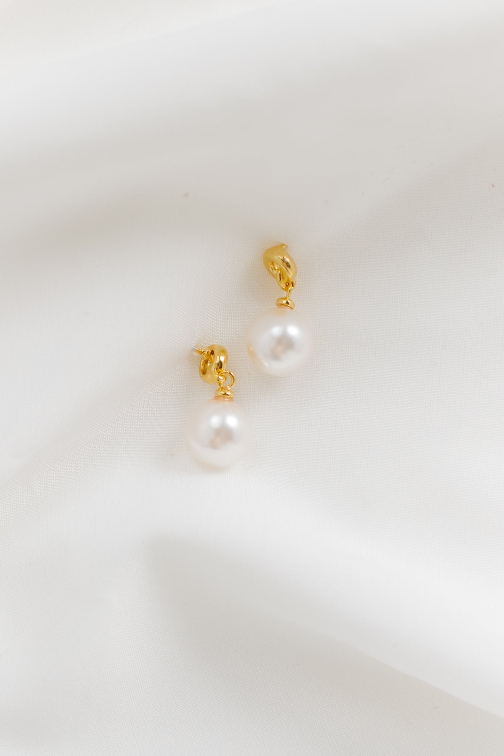 Cove Earrings Fenmore Pearl Gold WOMEN'S EARINGS Cove Accessories 