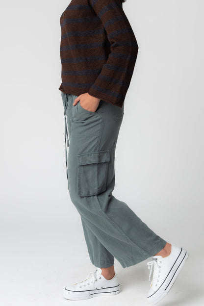 Side view spruce green cargo pant