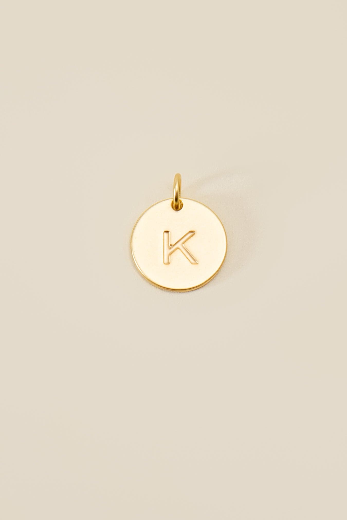 Large Letter Disk Pendant WOMEN'S JEWELRY Cove Matte Gold K 